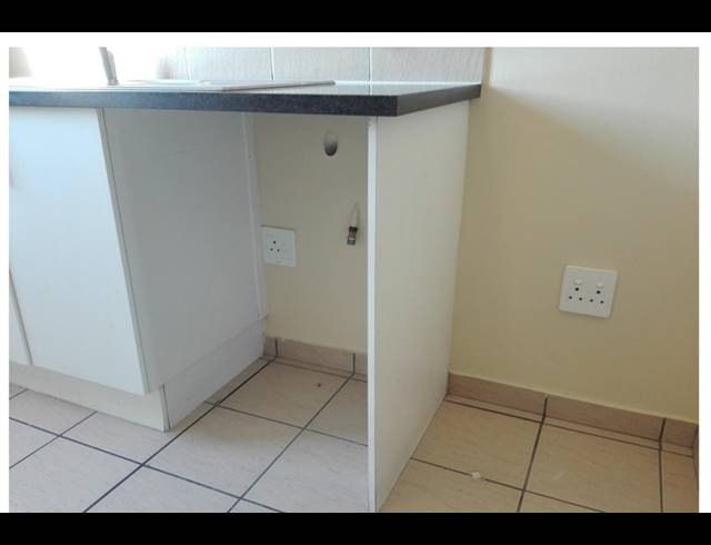 2 bed property to rent in PARKLANDS